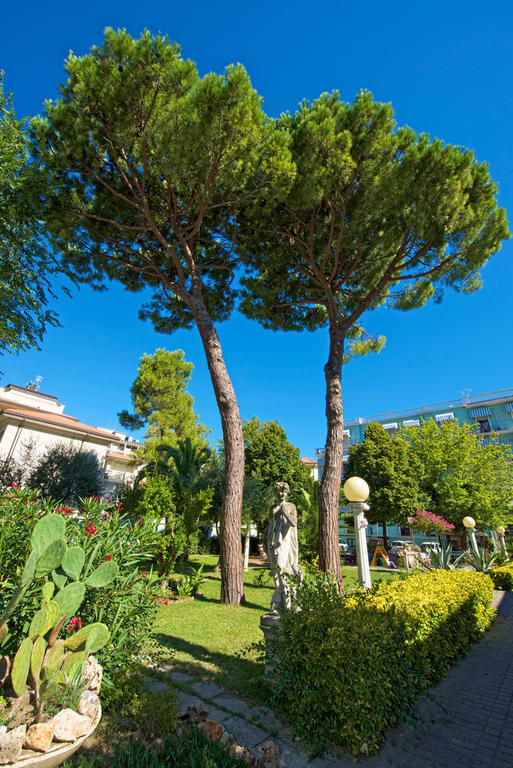 Hotel Garden Cattolica Eksteriør bilde
