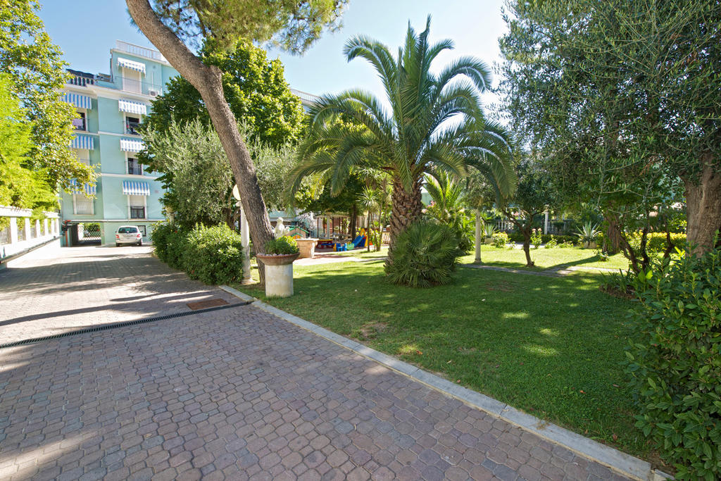 Hotel Garden Cattolica Eksteriør bilde